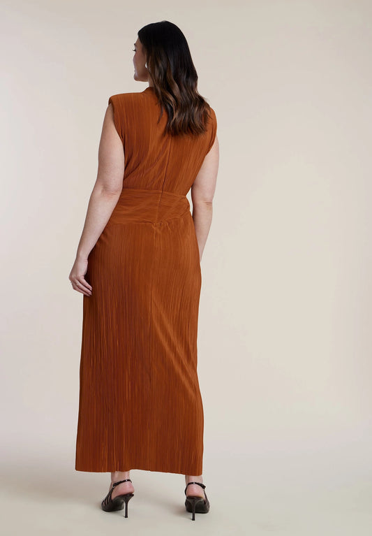 roselledress rust plus size sheath midi dress high neck zip back plissé crinkle fabric cap sleeve formal gown back view