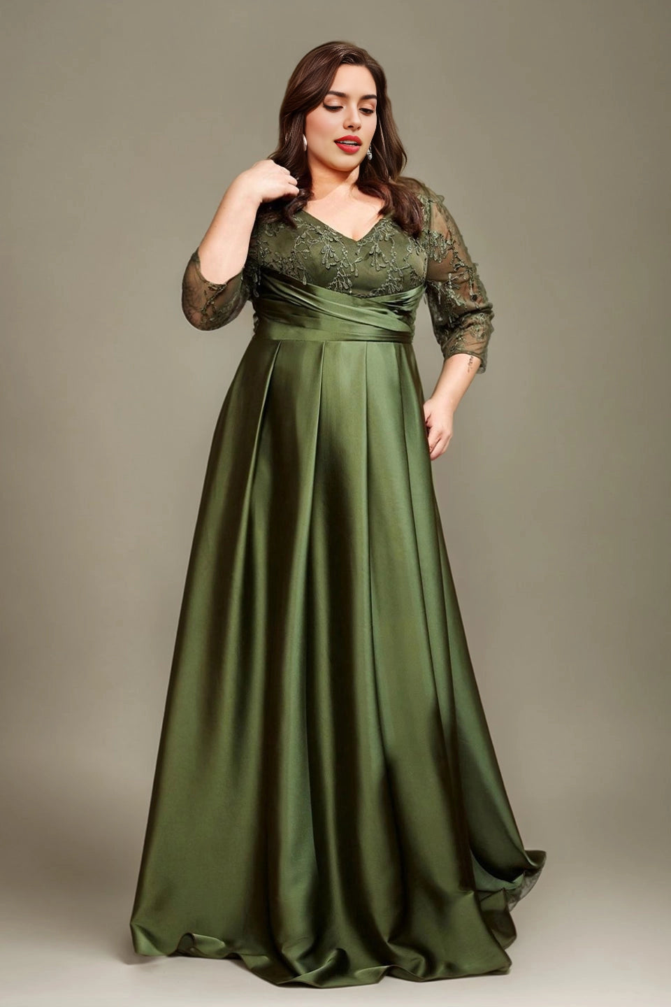 Dusty Lavender Plus Size A‑Line V‑Neck 3/4‑Sleeve V‑Back Zip‑Back Floor‑Length Prom Dress