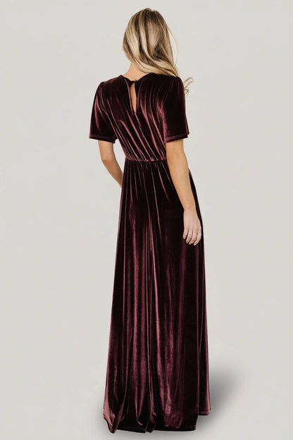 Elegant A‑Line V‑Neck Short‑Sleeve Keyhole‑Back Floor‑Length Mother Of Bride Dress