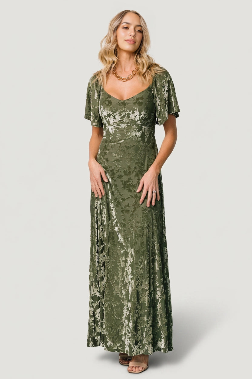 Plus Size Elegant A‑Line Sweetheart Short‑Sleeve Smocked‑Back Floor‑Length Mother Of The Bride Dress