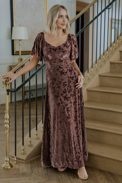 Plus Size Elegant A‑Line Sweetheart Short‑Sleeve Smocked‑Back Floor‑Length Mother Of The Bride Dress