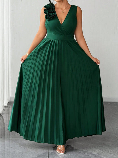 Plus Size Emerald‑Green A‑Line V‑Neck Sleeveless Simple‑Back Floor‑Length Prom Dress 