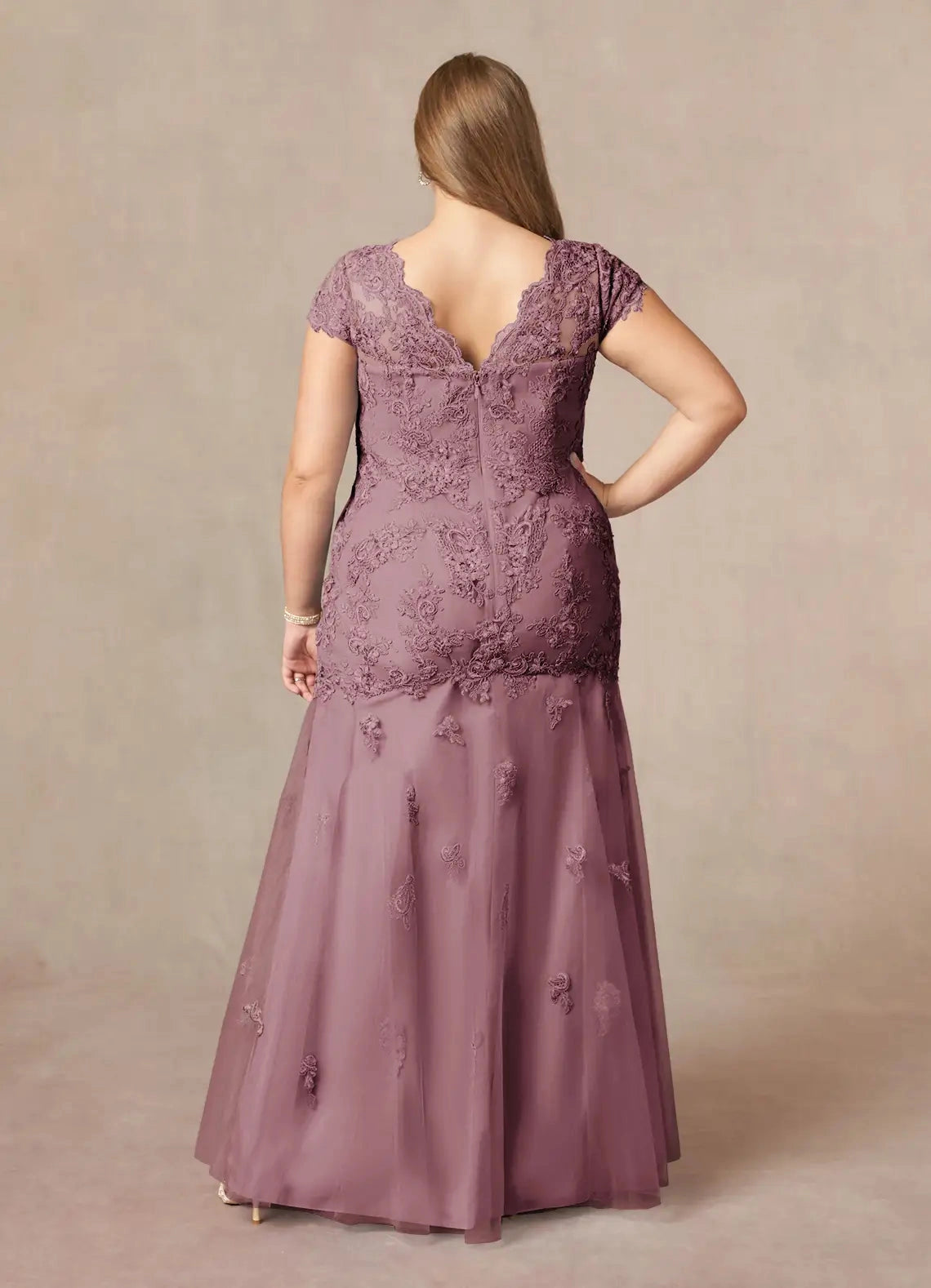 Roselledress mauve lace formal gown v‑back cap sleeve plus size mother of bride floor length dress back view