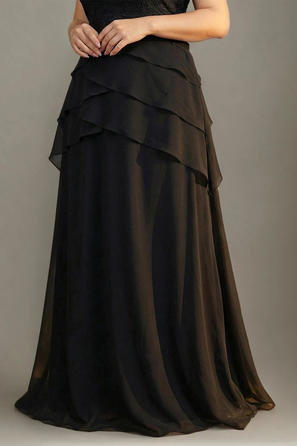 Black Plus Size A-Line Round Cap Sleeve Closed Back Long Prom Dress