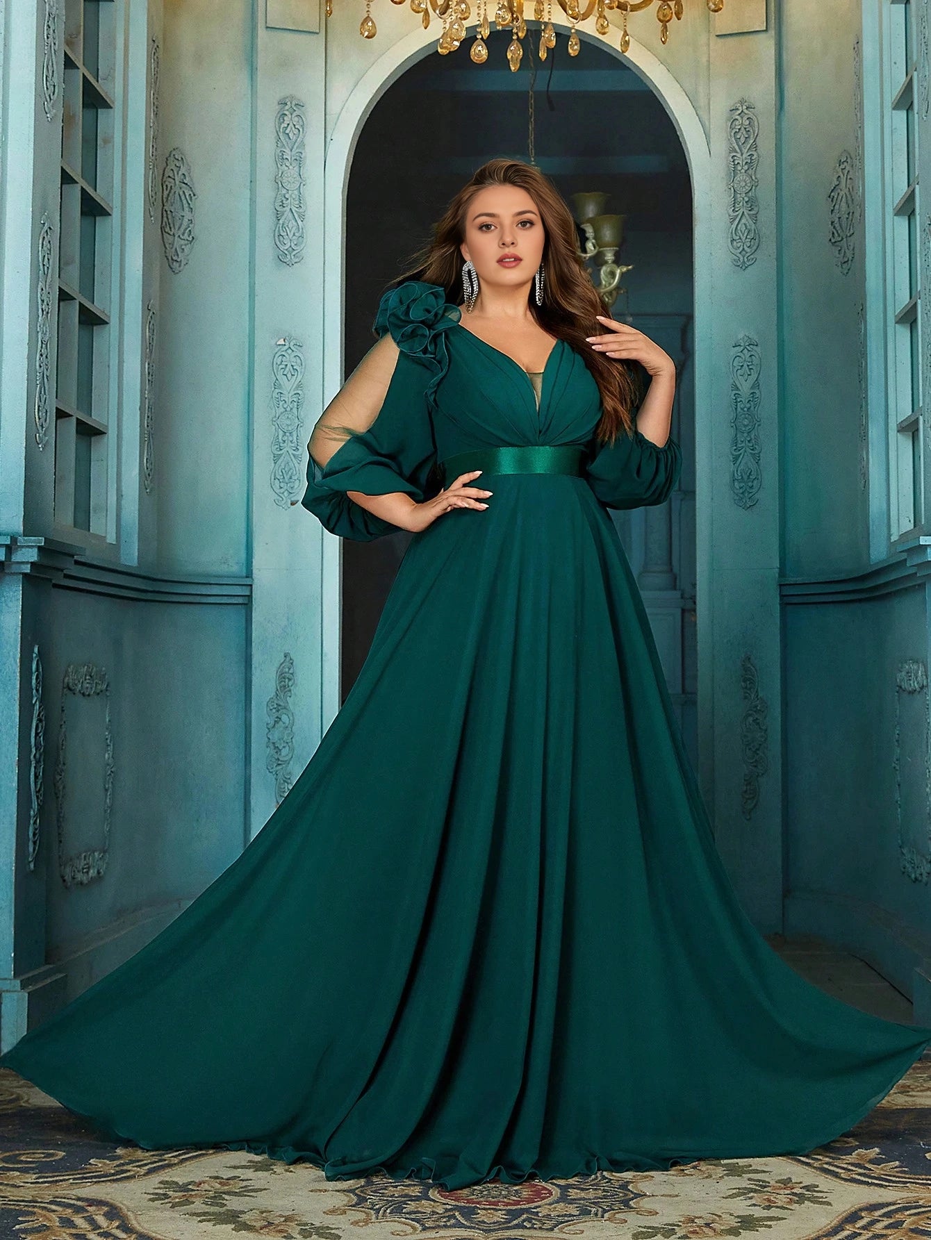 Plus Size Emerald A‑Line V‑Neck Floral‑Sleeve V‑Back Floor‑Length Prom Dress