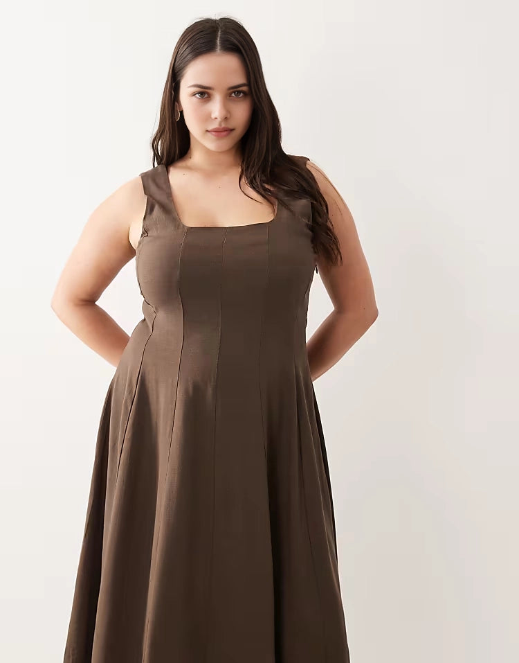 Square‑Neck Sleeveless Seamed A‑Line Midi Plus Size Wedding Guest Dress