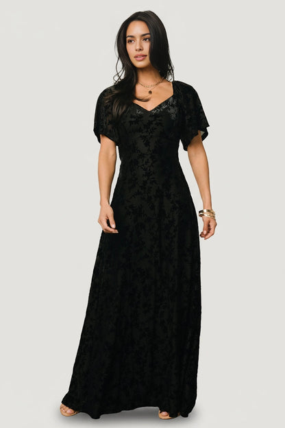 Plus Size Elegant A‑Line Sweetheart Short‑Sleeve Smocked‑Back Floor‑Length Mother Of The Bride Dress