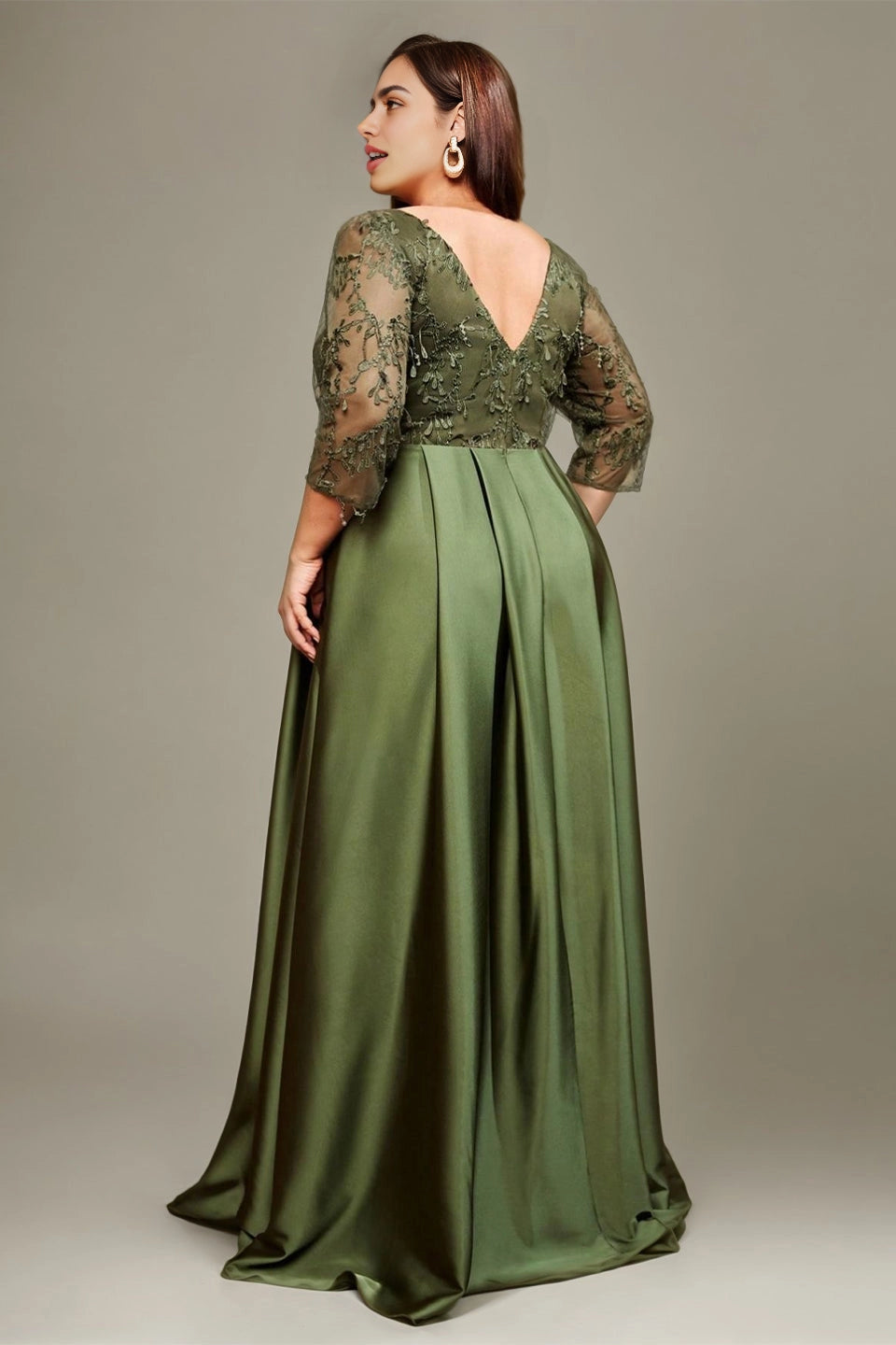 Dusty Lavender Plus Size A‑Line V‑Neck 3/4‑Sleeve V‑Back Zip‑Back Floor‑Length Prom Dress