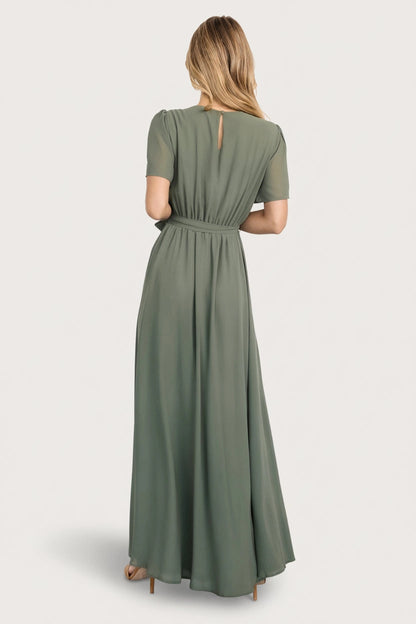 Chic Regular A-Line Round-Neck Flutter-Sleeve Keyhole-Back Floor-Length Mother Of Bride Dress