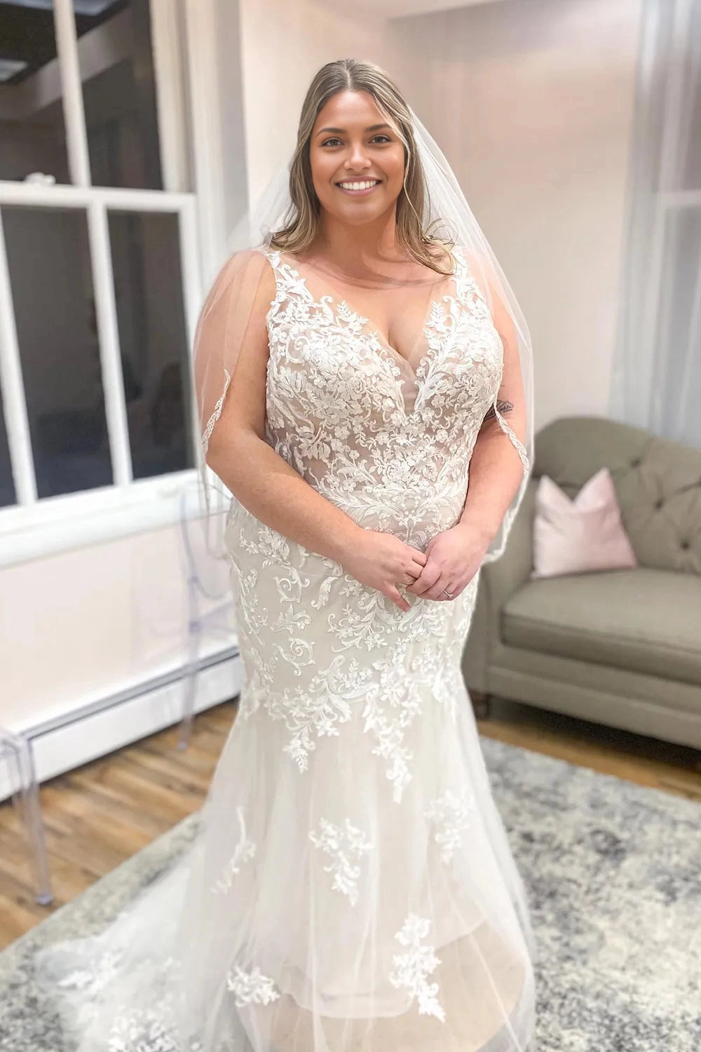 Roselledress plus size mermaid lace wedding dress v neck sleeveless tulle chapel train bridal gown