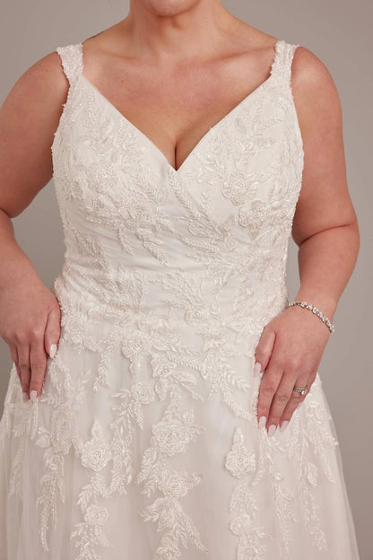 Romantic A-Line Sweetheart Puff Sleeve Zipper Back Plus Size Wedding Dress